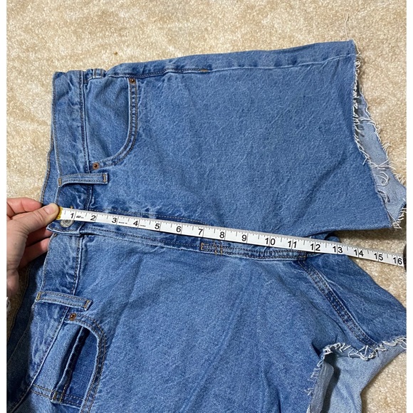 Old Navy Hi Rise Slouchy Straight Jean shorts 10 - Picture 8 of 9